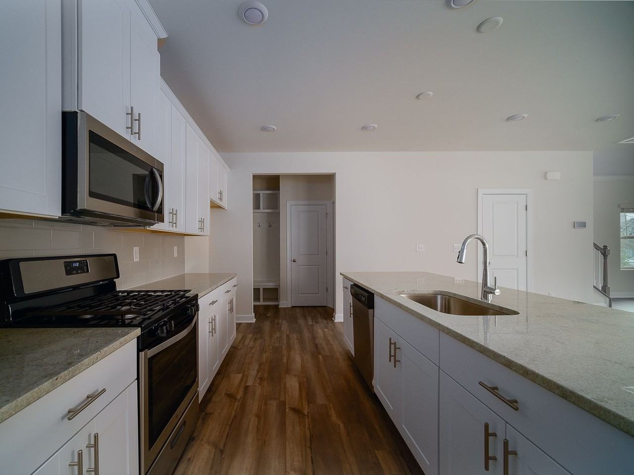 515 Nixon Rd - Photo 2 of 42