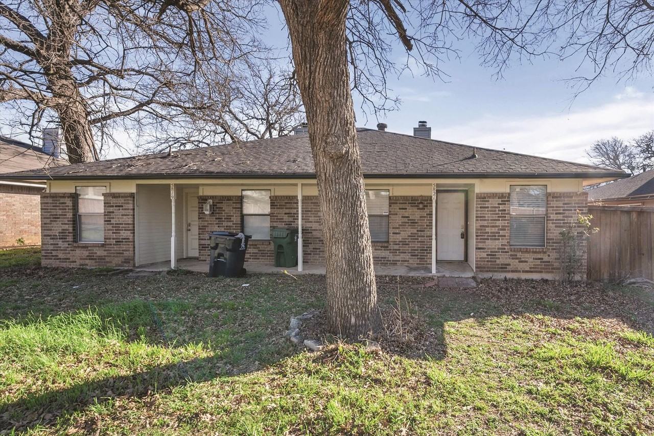 5821 Mansfield Rd - Photo 4 of 24