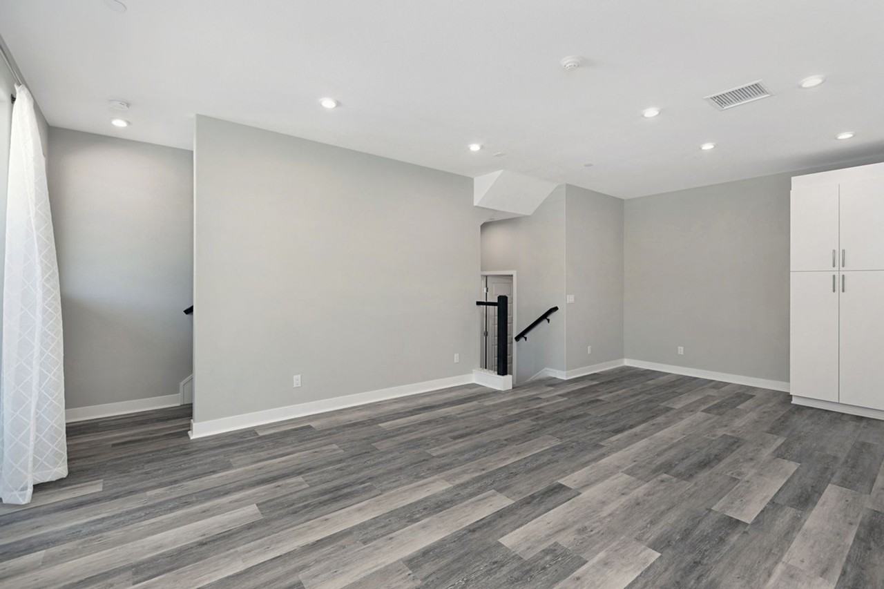 2701 Community Dr - Photo 5 of 26