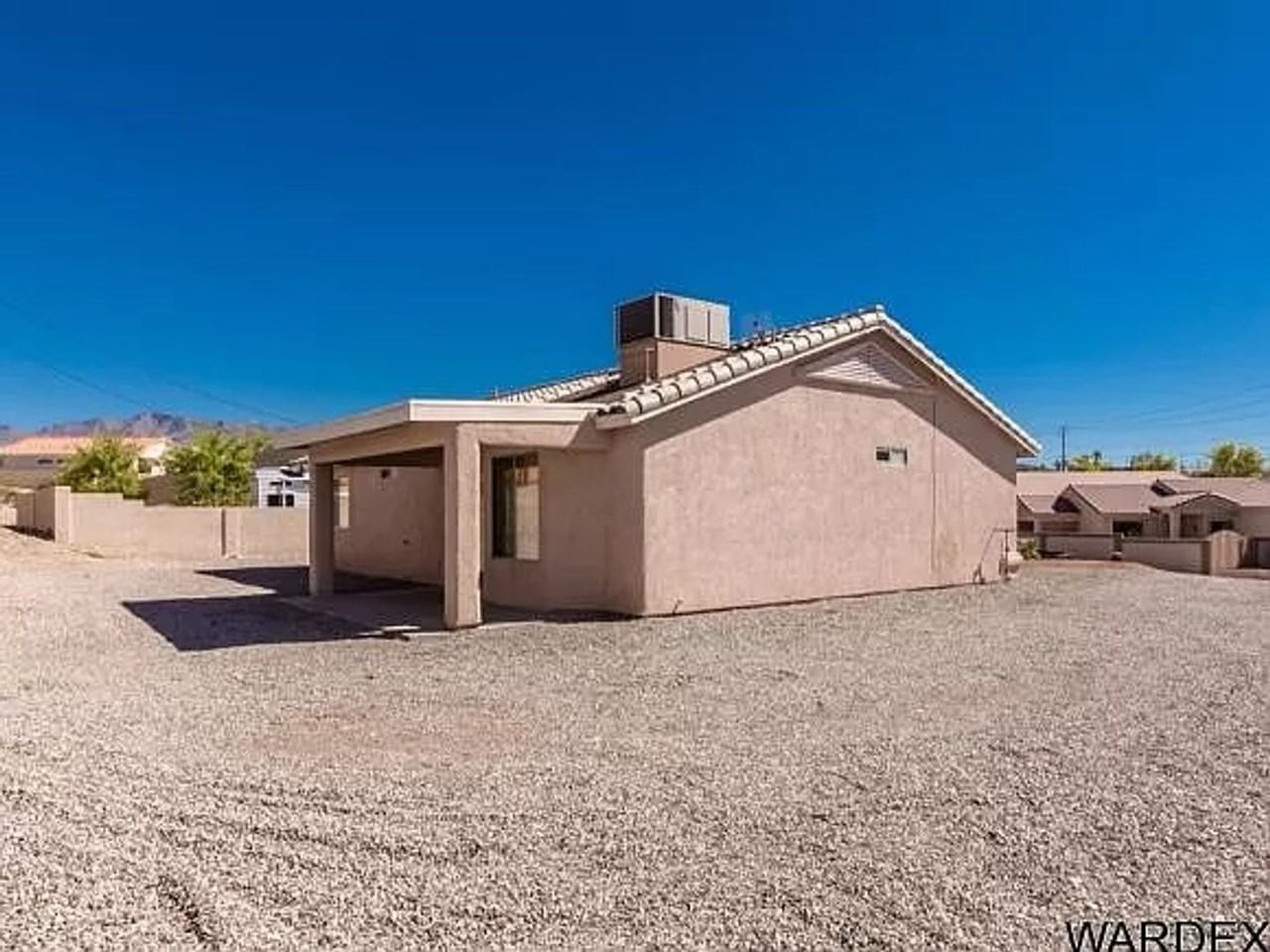 2675 Bluewater Dr - Photo 3 of 27