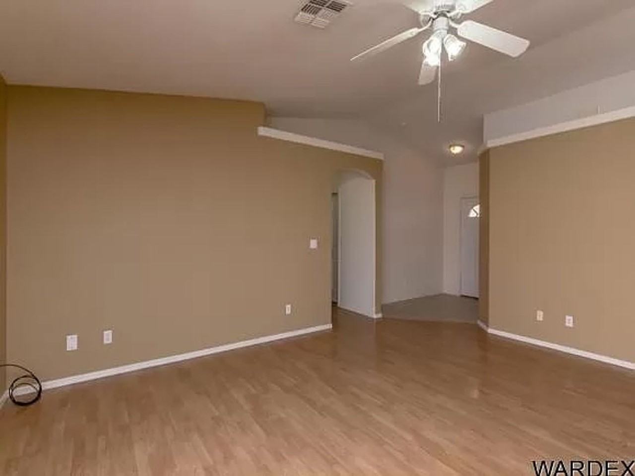 2675 Bluewater Dr - Photo 5 of 27