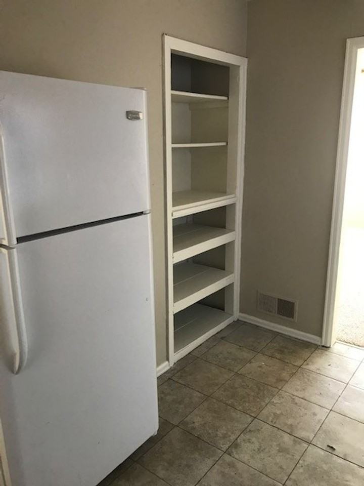 2811 Nuckolls Ave - Photo 2 of 8