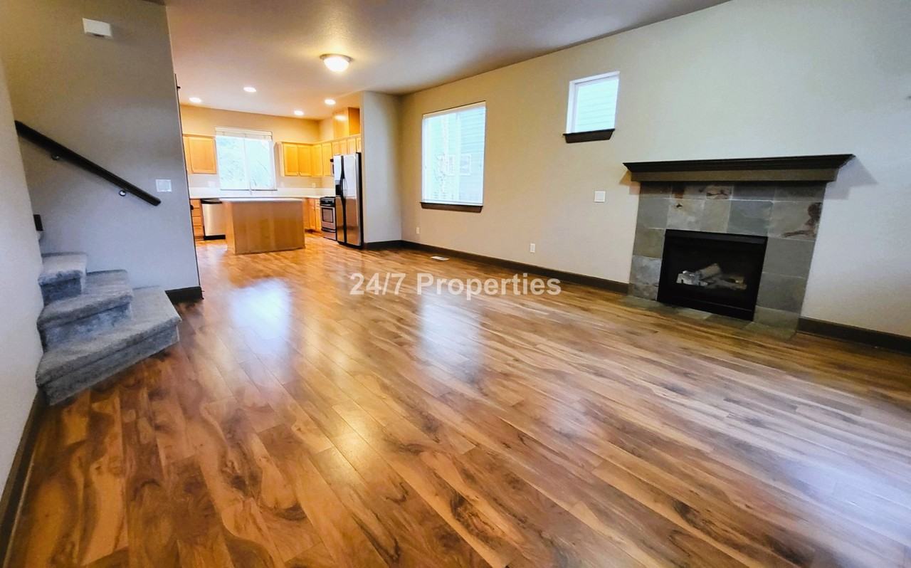 19328 Friars Ln - Photo 2 of 28