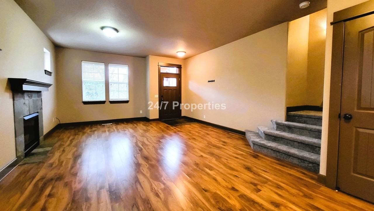 19328 Friars Ln - Photo 3 of 28