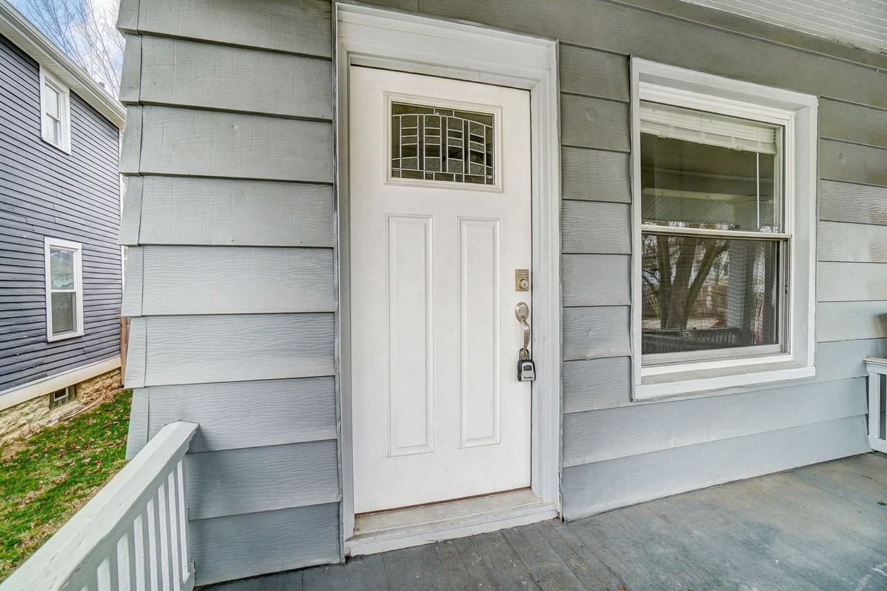 6004 Bramble Ave - Photo 6 of 36