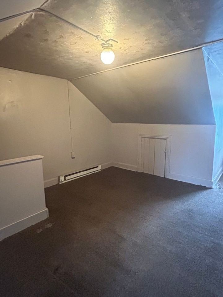 7 Angle Ave - Photo 2 of 19