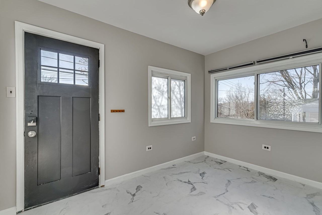 2722 Jefferson Drive - Photo 5 of 35