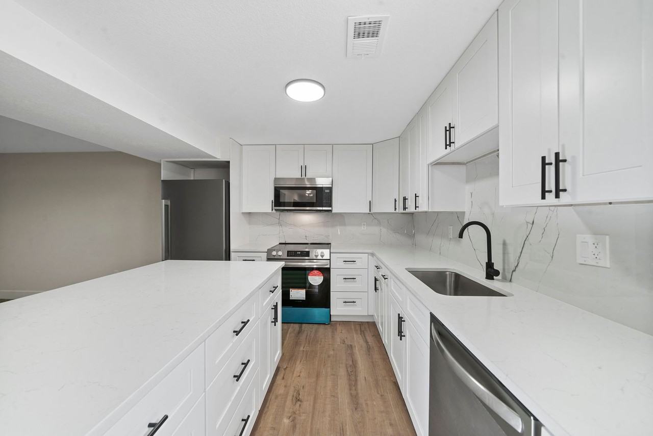 6366 1/2 Julian St - Photo 4 of 11