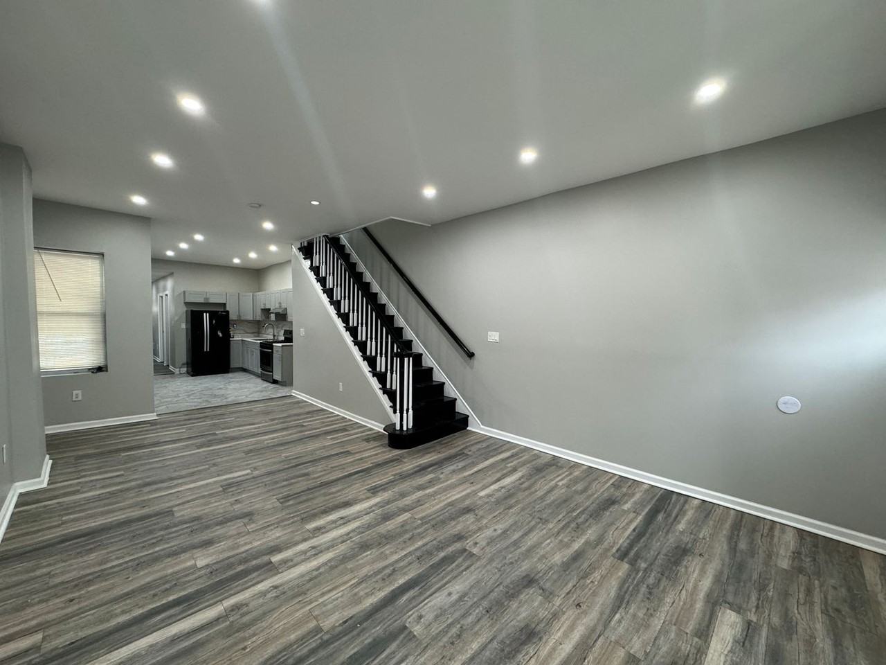328 Washington St - Photo 2 of 19