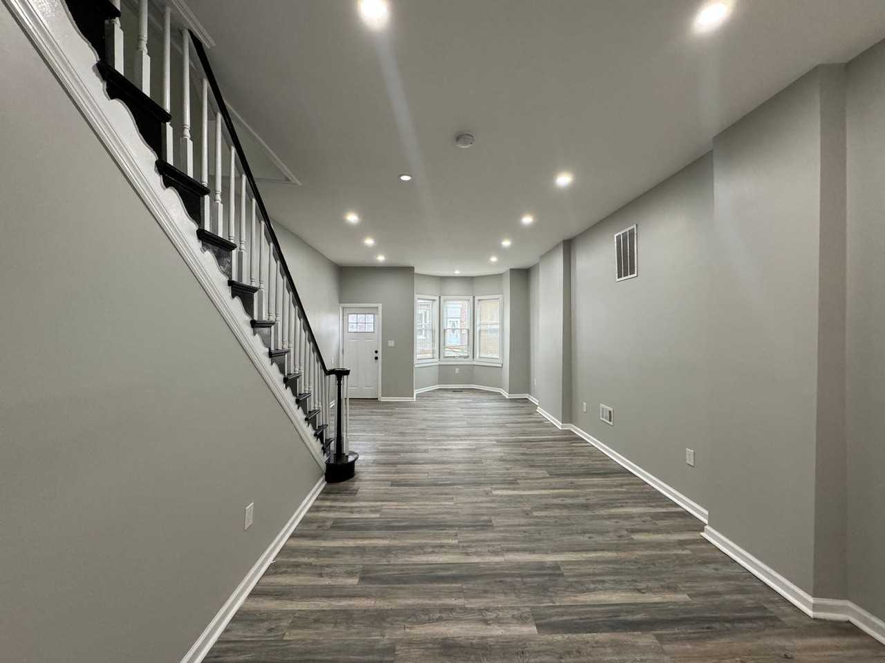 328 Washington St - Photo 3 of 19