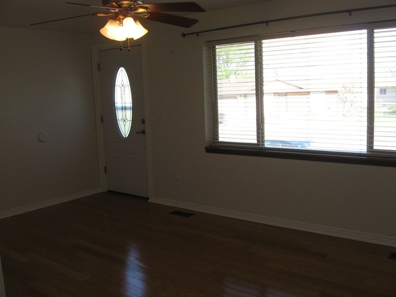 1762 1762 N 230 W Circle - Photo 2 of 15