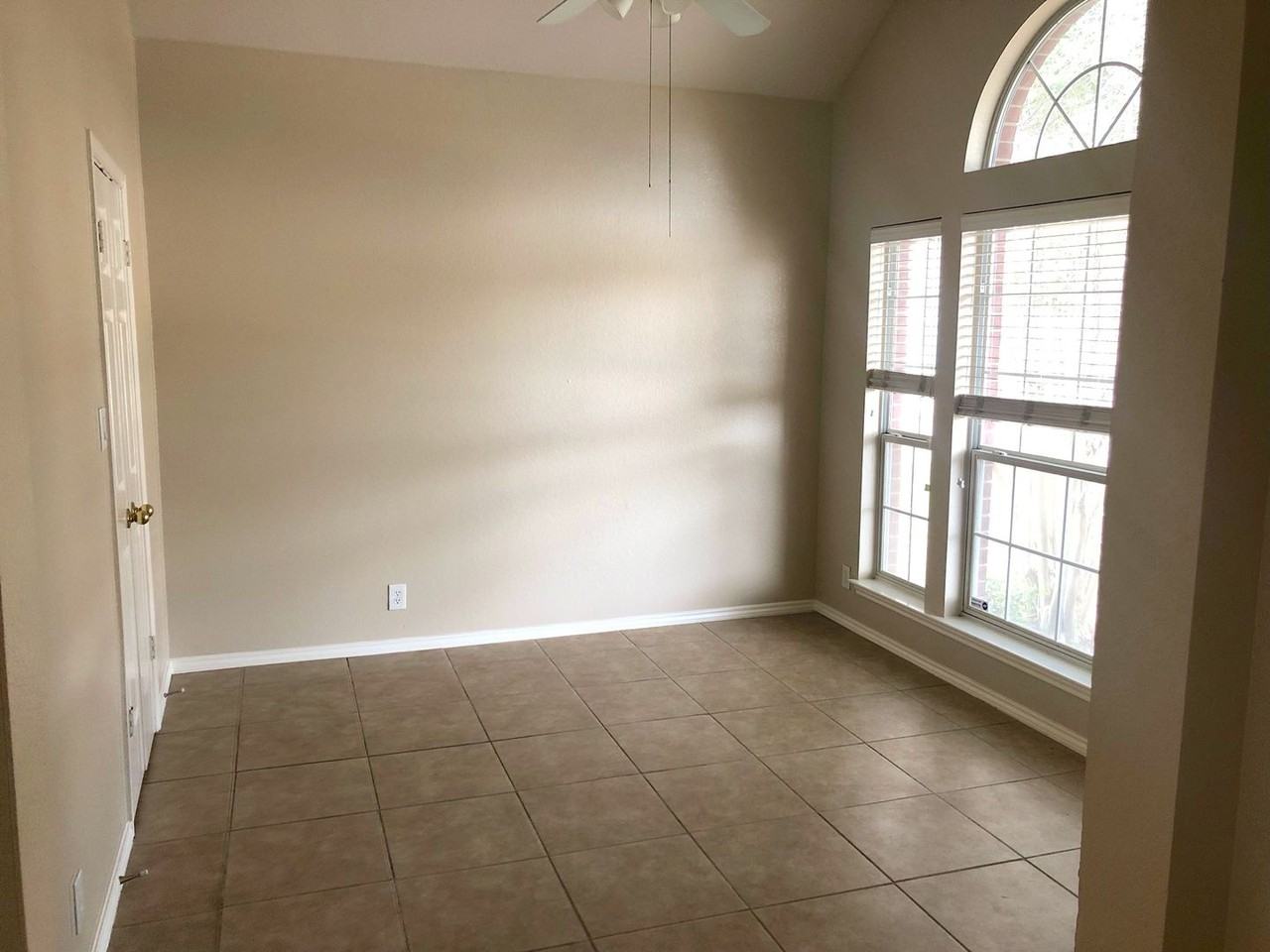 5126 Ascot Pl - Photo 2 of 17