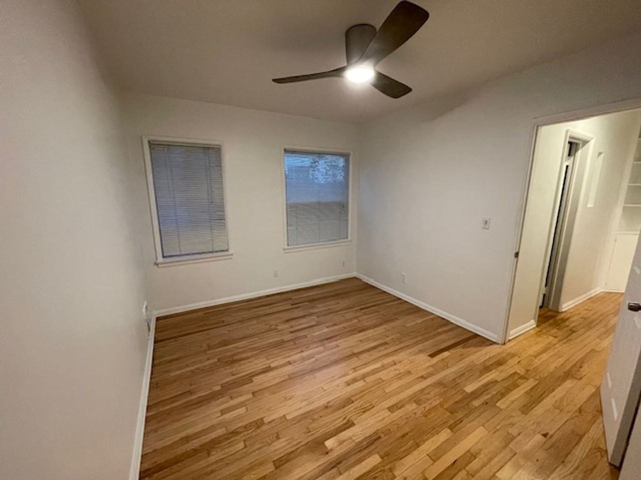 41-47 Thornton Ave - Photo 6 of 32