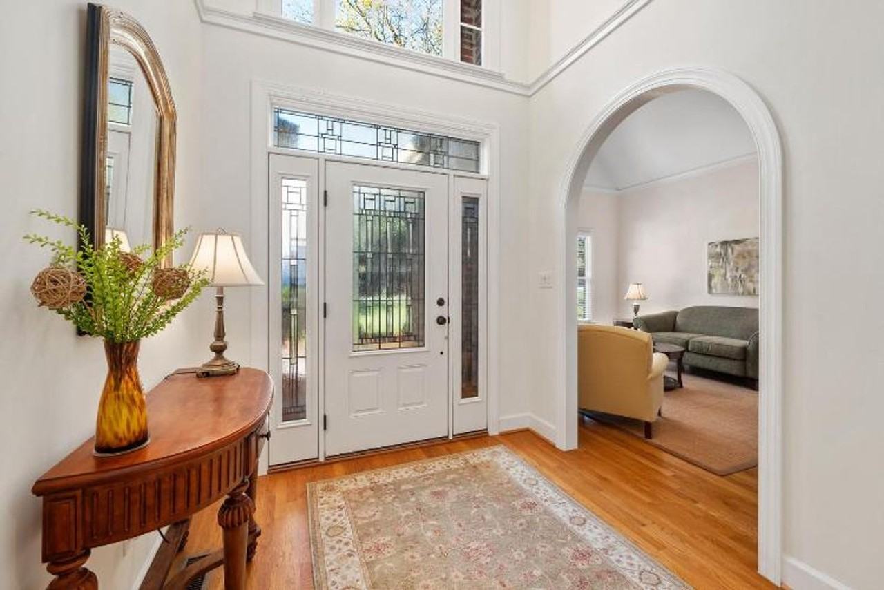 106 Divot Ln - Photo 2 of 45