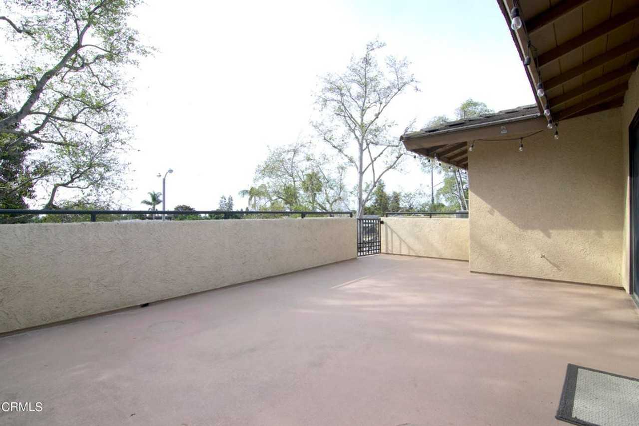 654 Holmes Ave - Photo 3 of 21