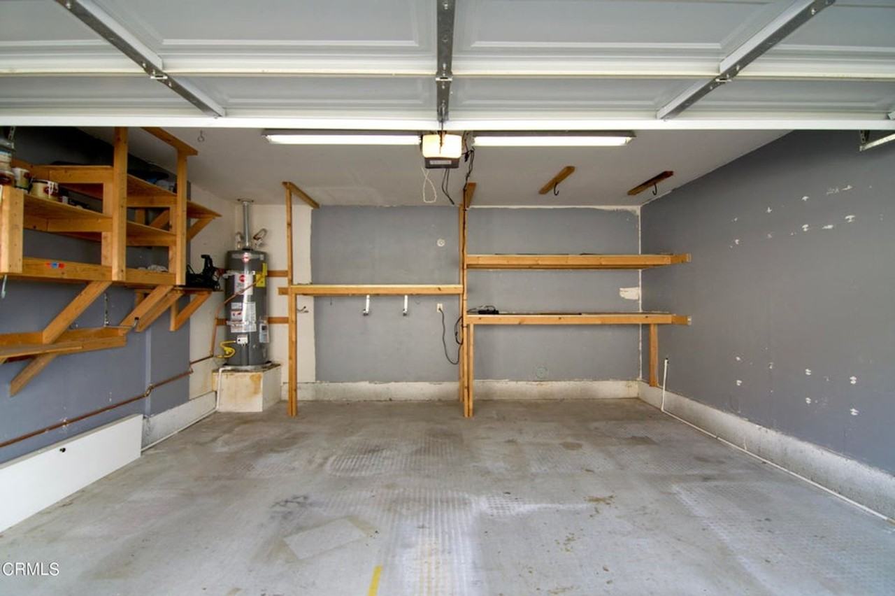 654 Holmes Ave - Photo 4 of 21
