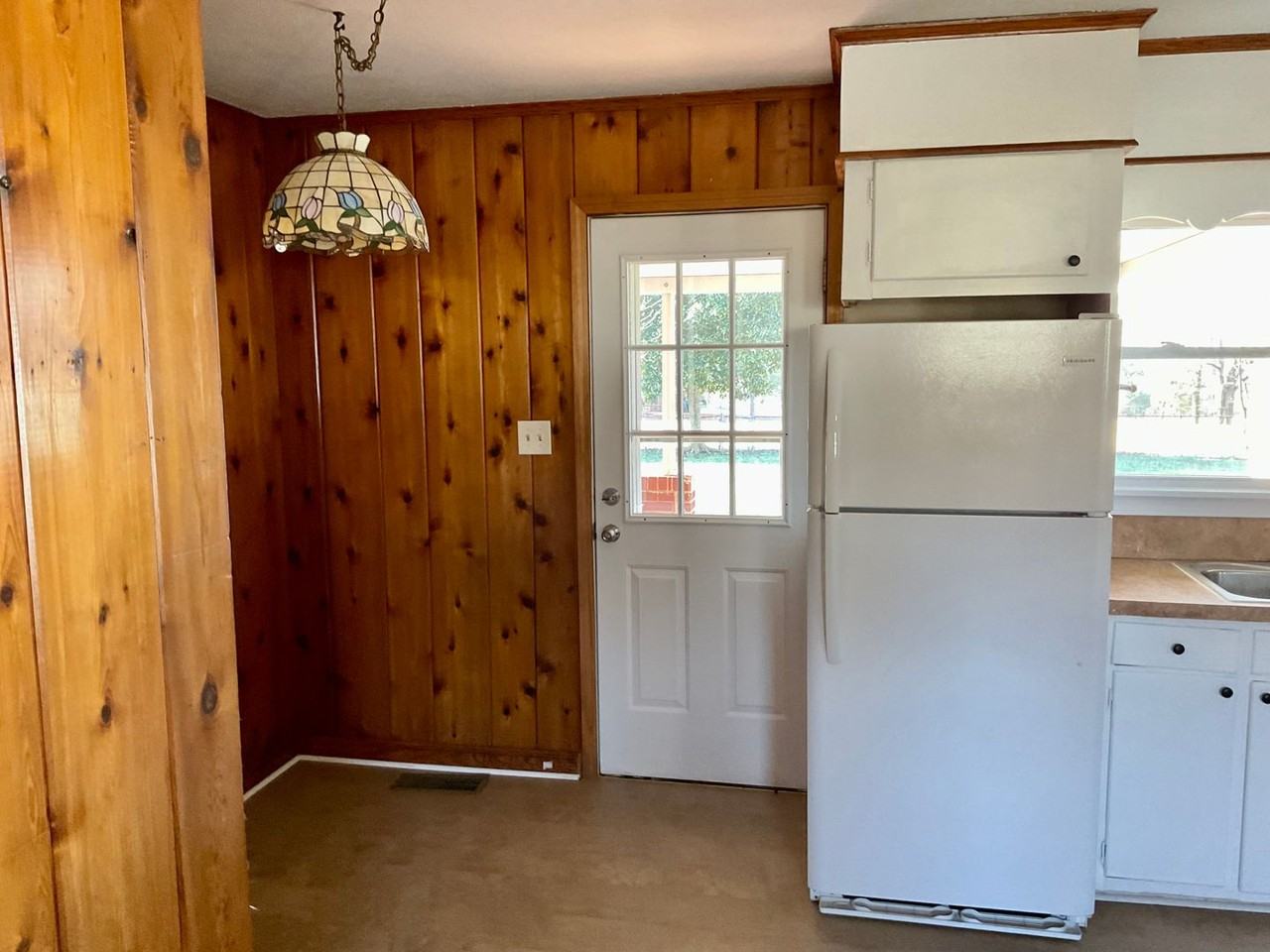 1804 Country Club Rd - Photo 6 of 20