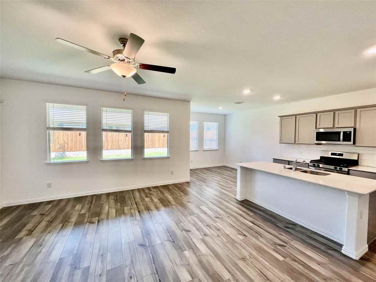 1208 Sequoia Ln - Photo 5 of 39