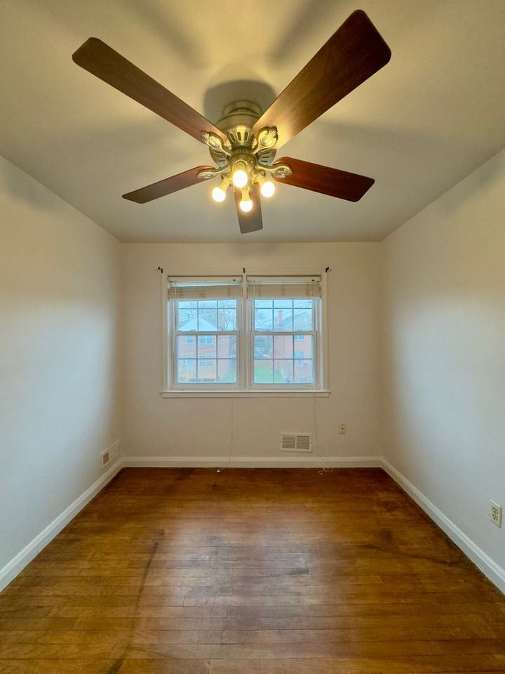 8327 Edgedale Rd - Photo 5 of 27