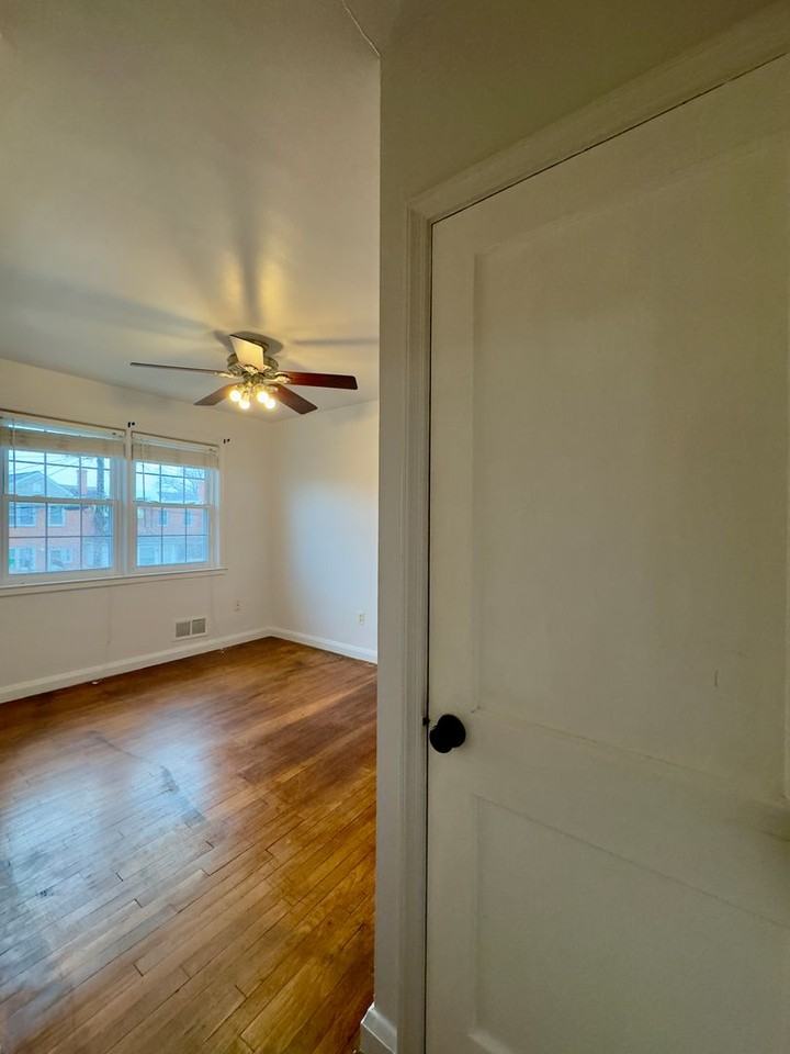 8327 Edgedale Rd - Photo 7 of 27