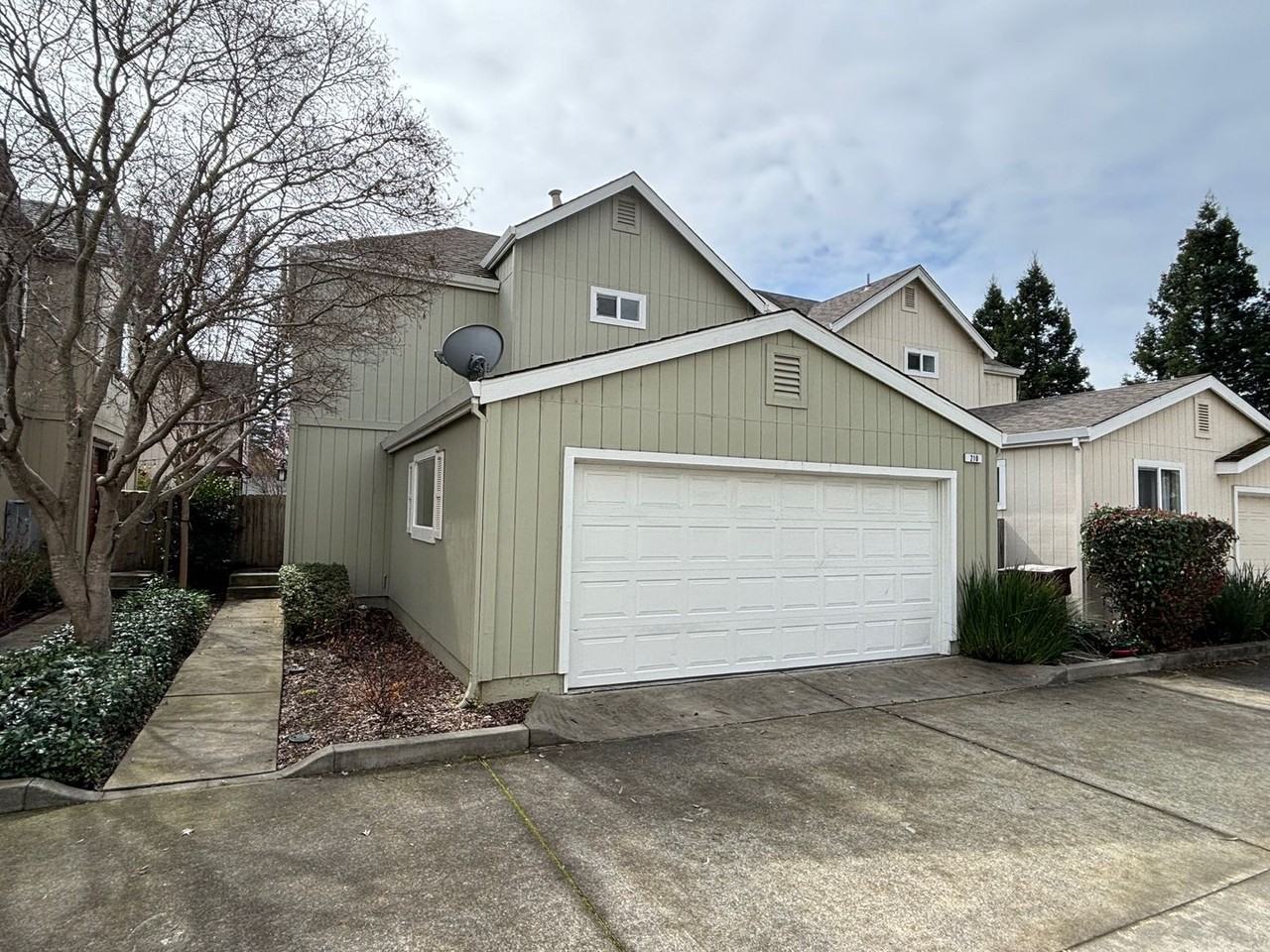 210 Pine Ct, LarkfieldWikiup, CA 95403 2 Bedroom House for