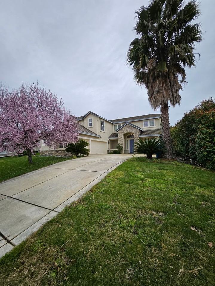 1178 Jewelflower St - Photo 3 of 16