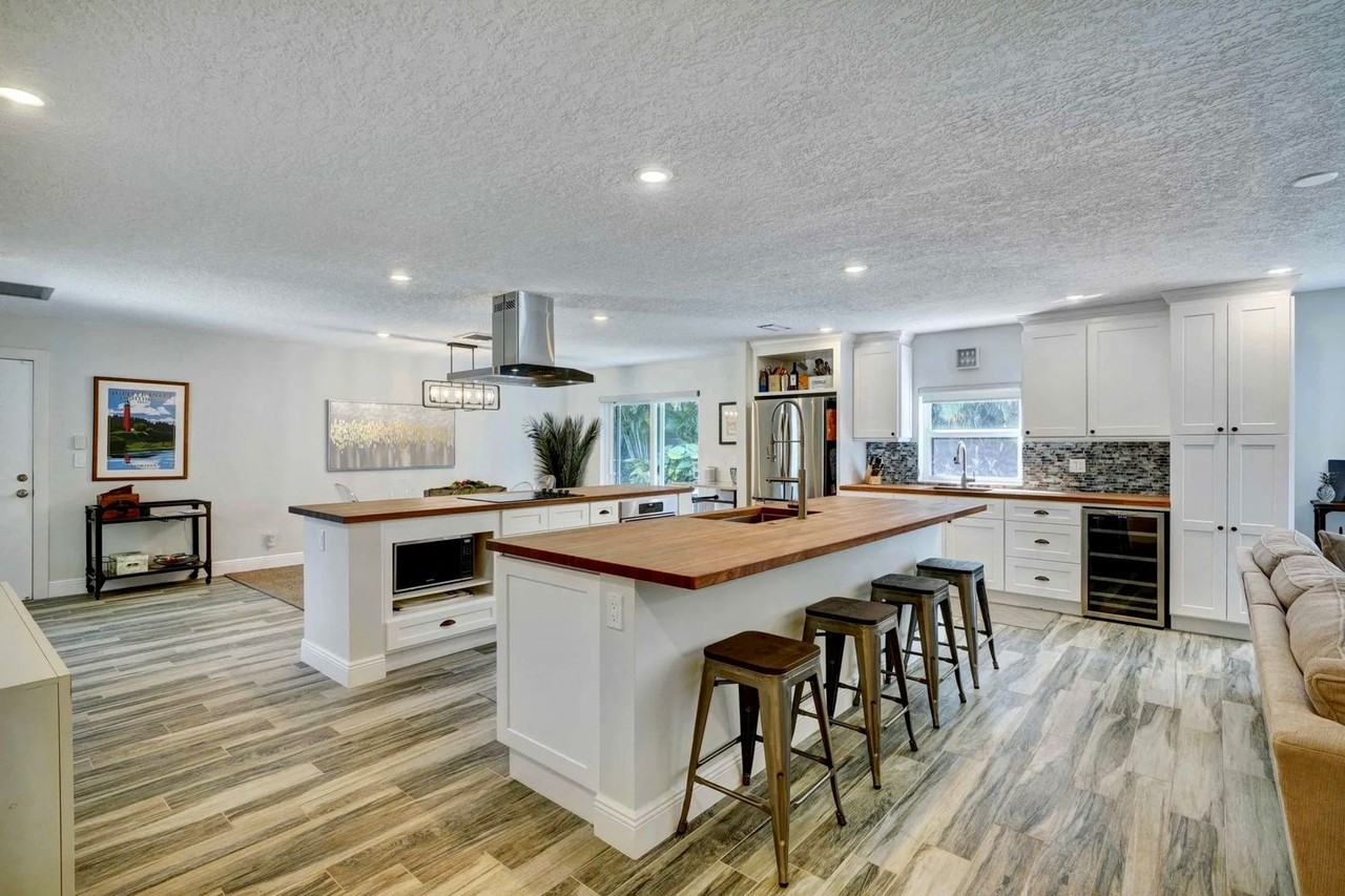 2594 Marcinski Rd - Photo 2 of 5