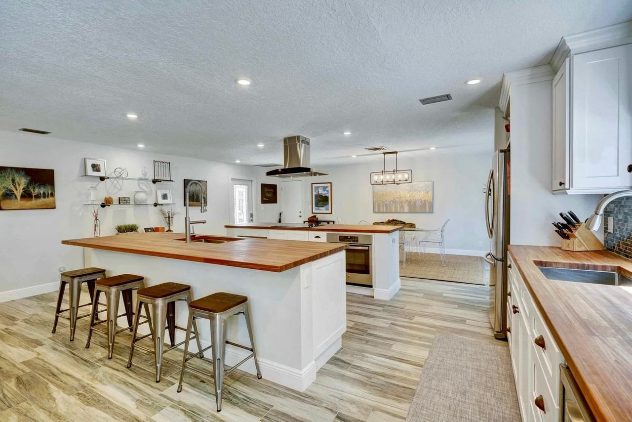 2594 Marcinski Rd - Photo 3 of 5