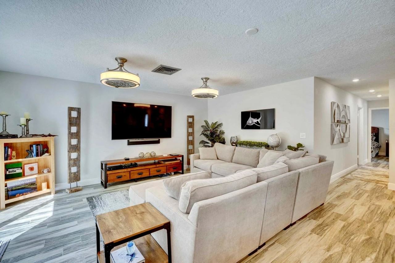 2594 Marcinski Rd - Photo 4 of 5