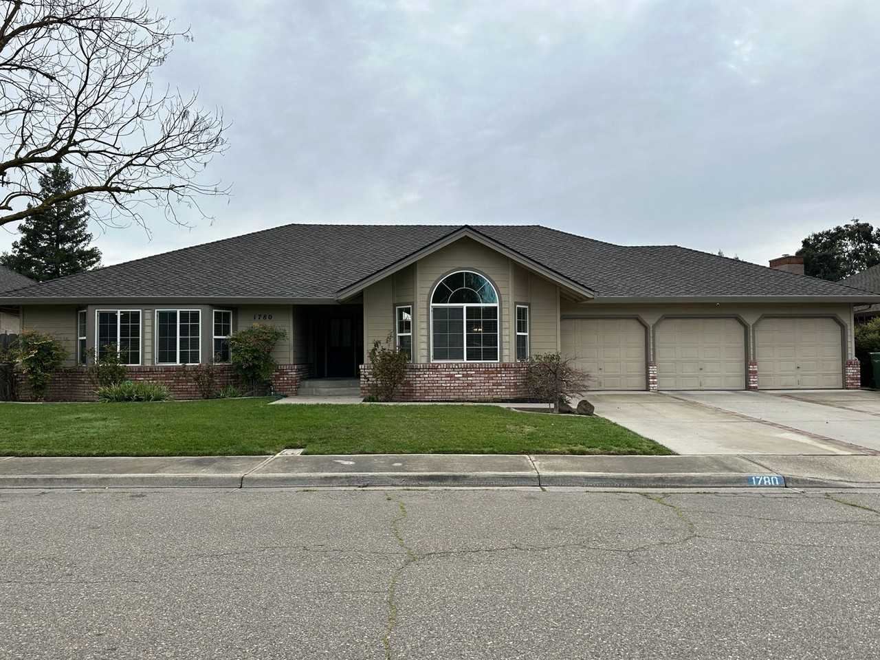 1780 Paddock Ln - Photo 2 of 45
