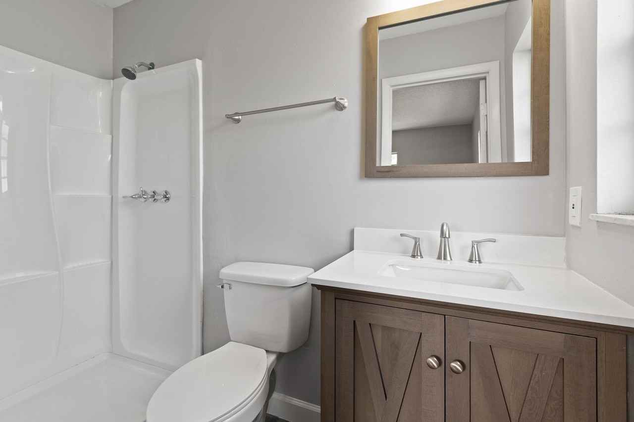 402 Century Ave - Photo 6 of 16