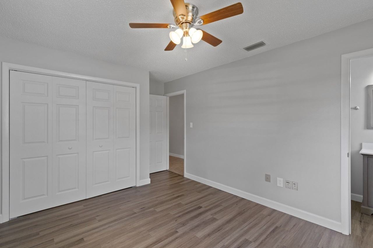 402 Century Ave - Photo 7 of 16