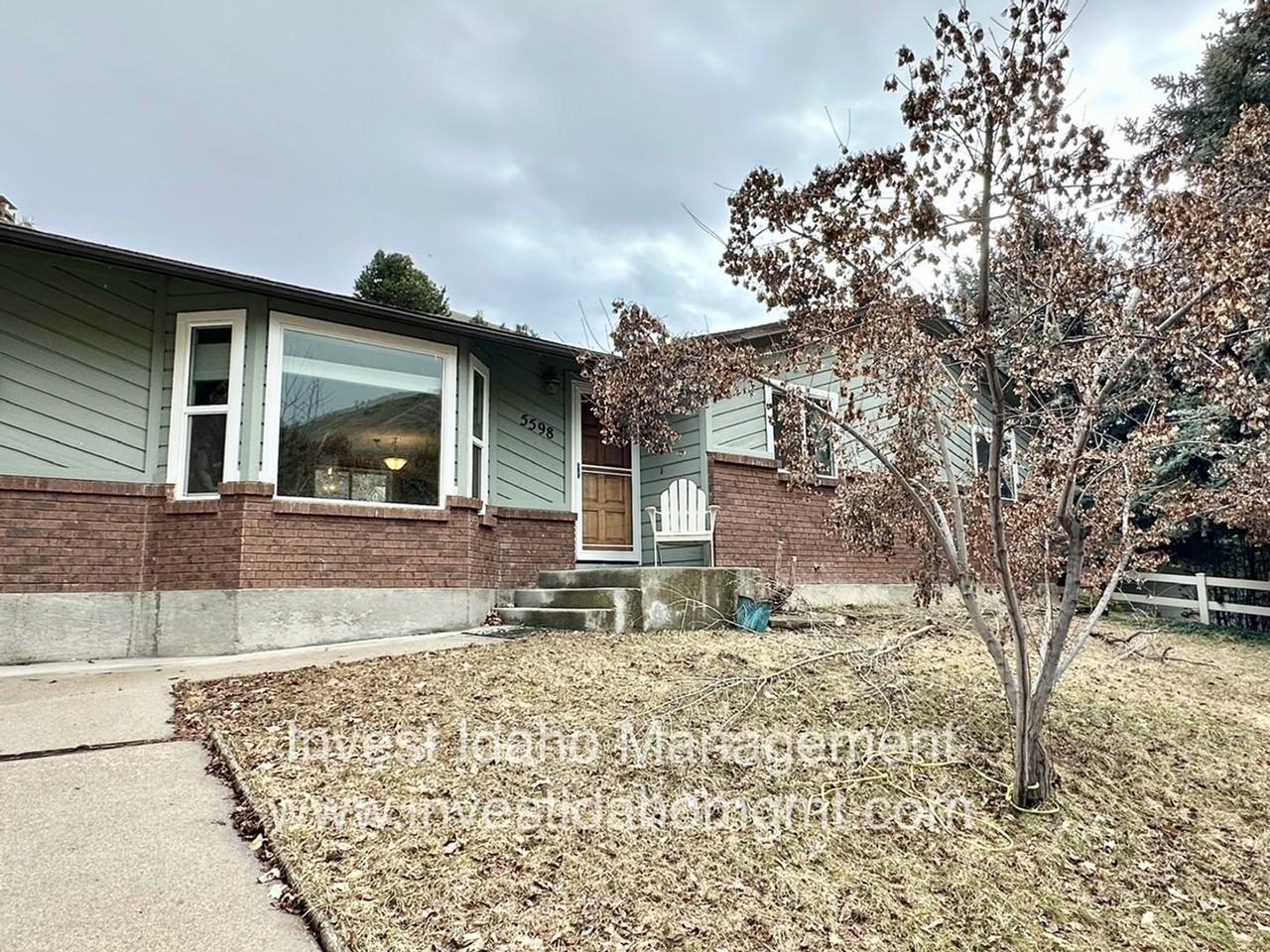 5598 N Collister Dr - Photo 5 of 39