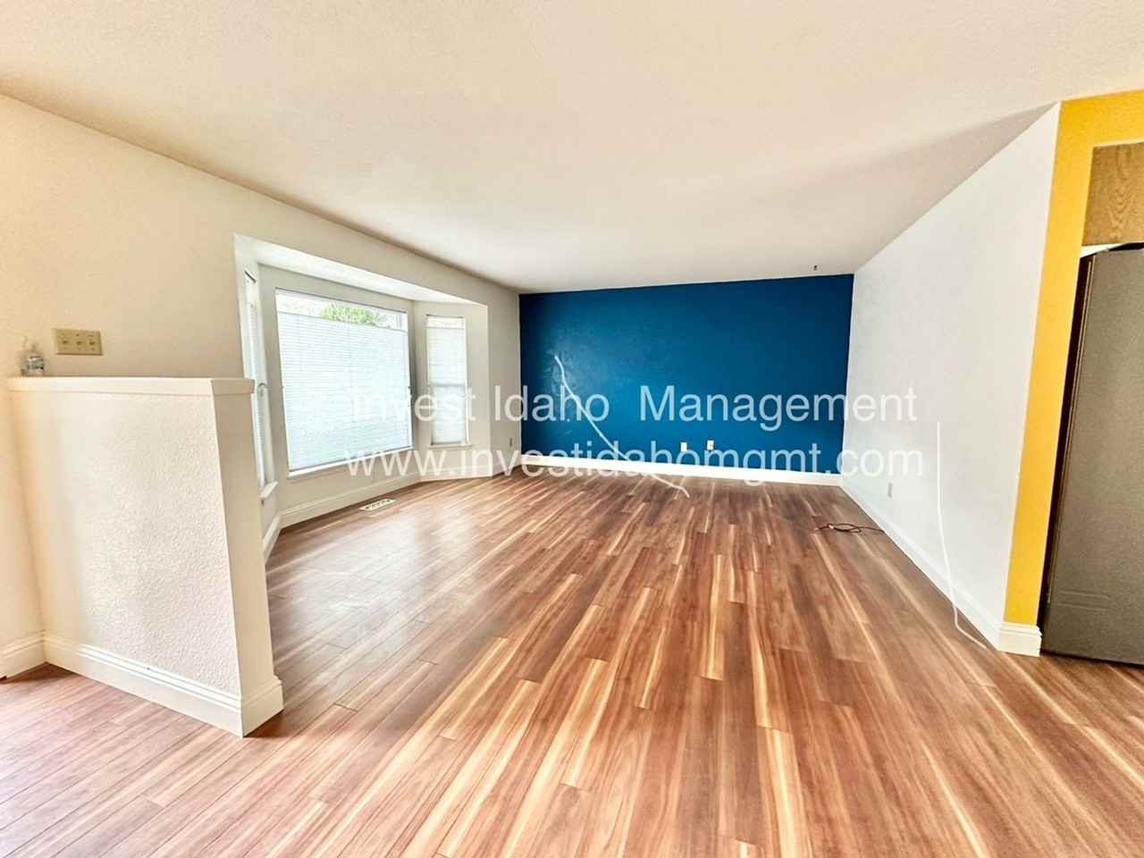 5598 N Collister Dr - Photo 7 of 39