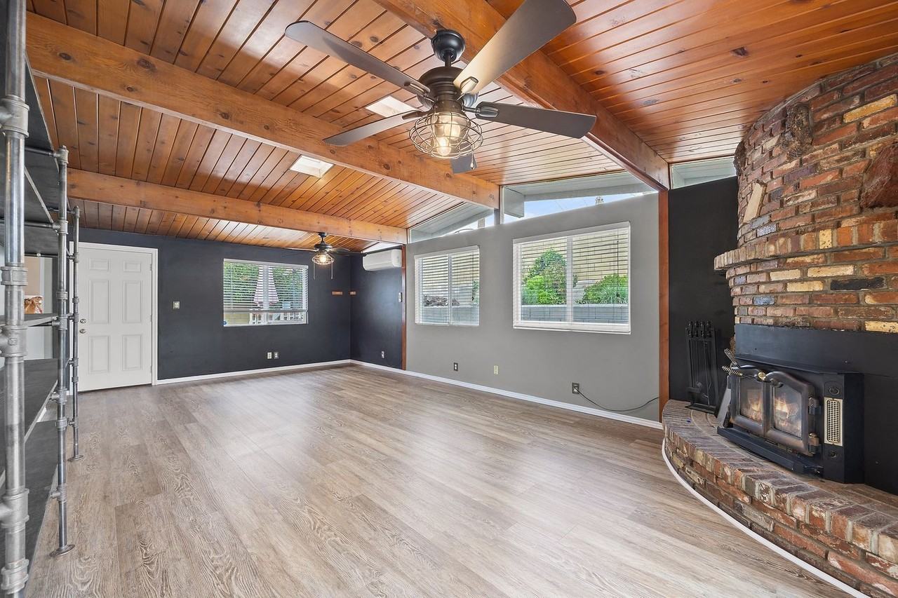 650 Mardina Way - Photo 2 of 32