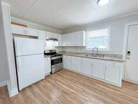 317 Glenmore Ave - Photo 1 of 1
