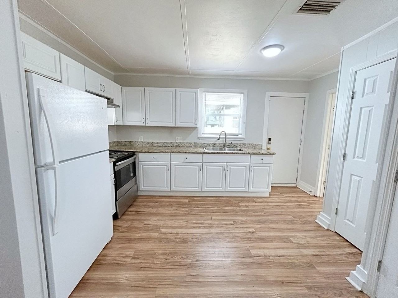 317 Glenmore Ave - Photo 3 of 22