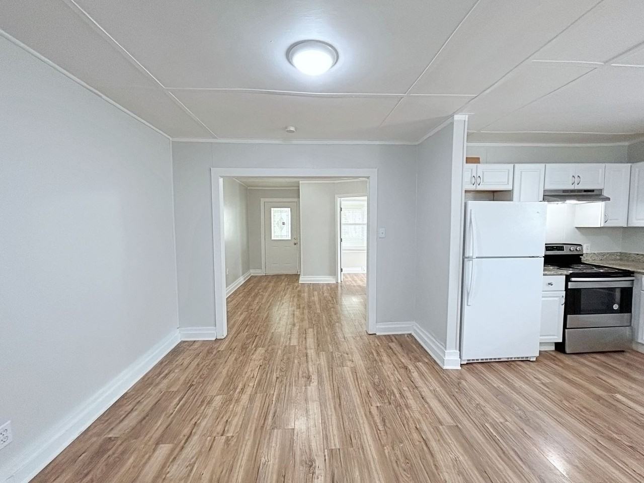 317 Glenmore Ave - Photo 5 of 22