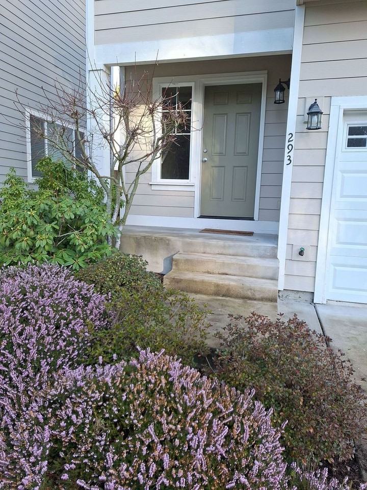 293 Ne Miramar Cir - Photo 4 of 50