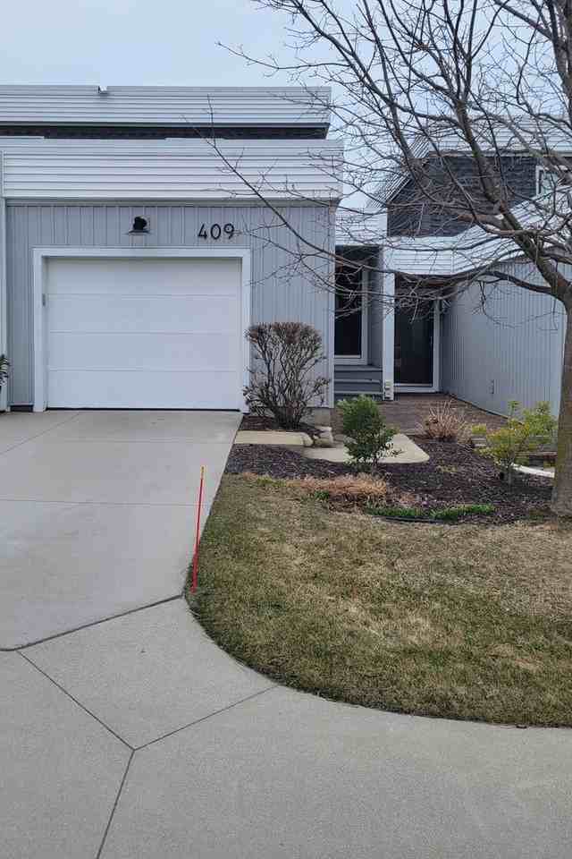 409 Sand Dr - Photo 2 of 37