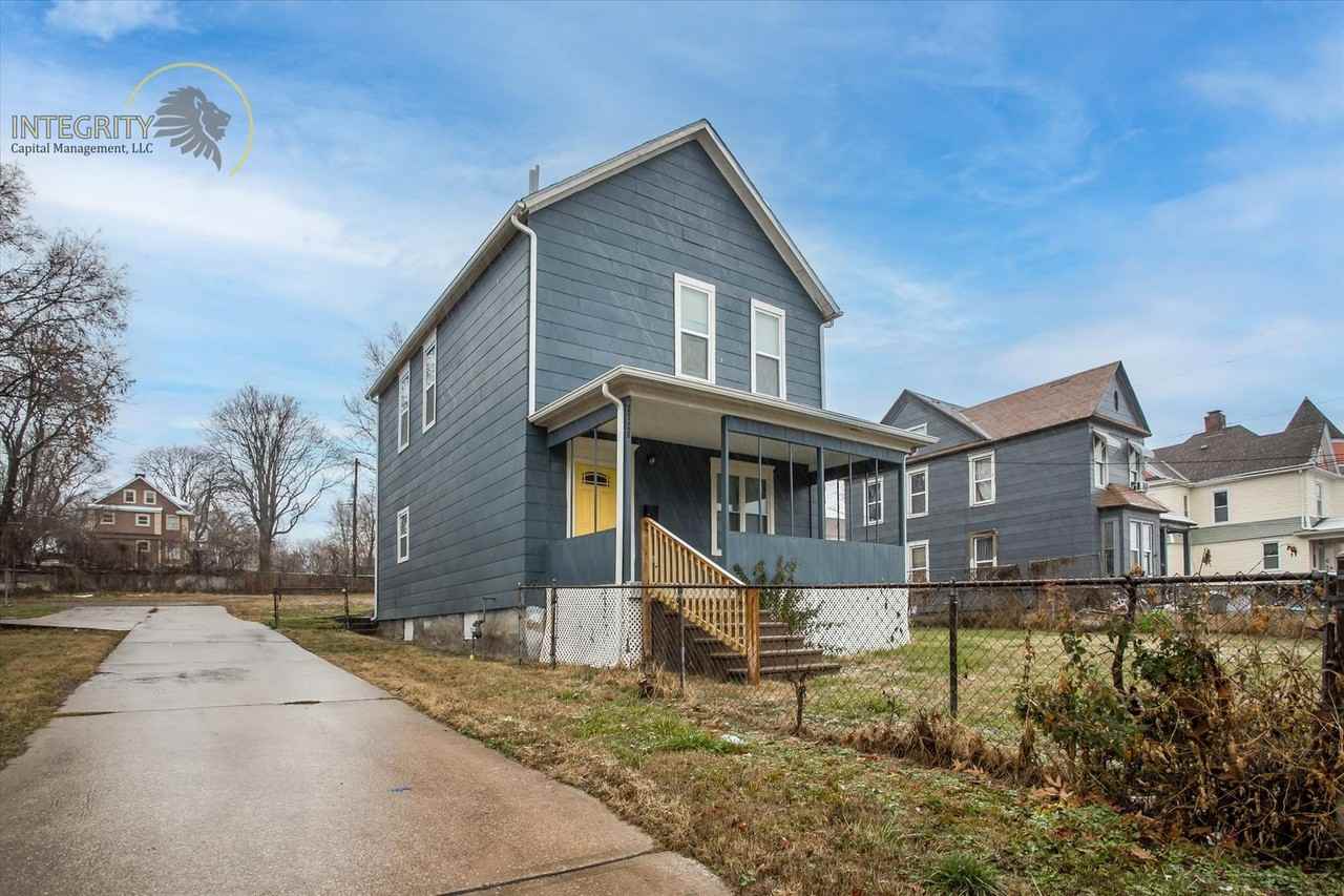 3726 E 10th St - Photo 2 of 25