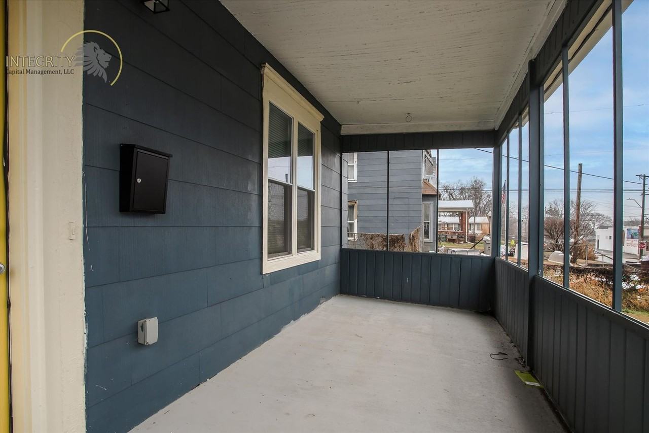 3726 E 10th St - Photo 3 of 25