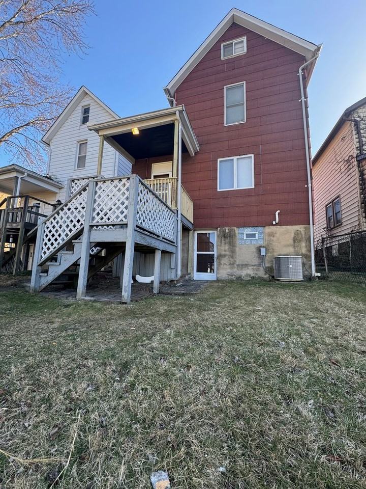 2807 Beaver St - Photo 6 of 35