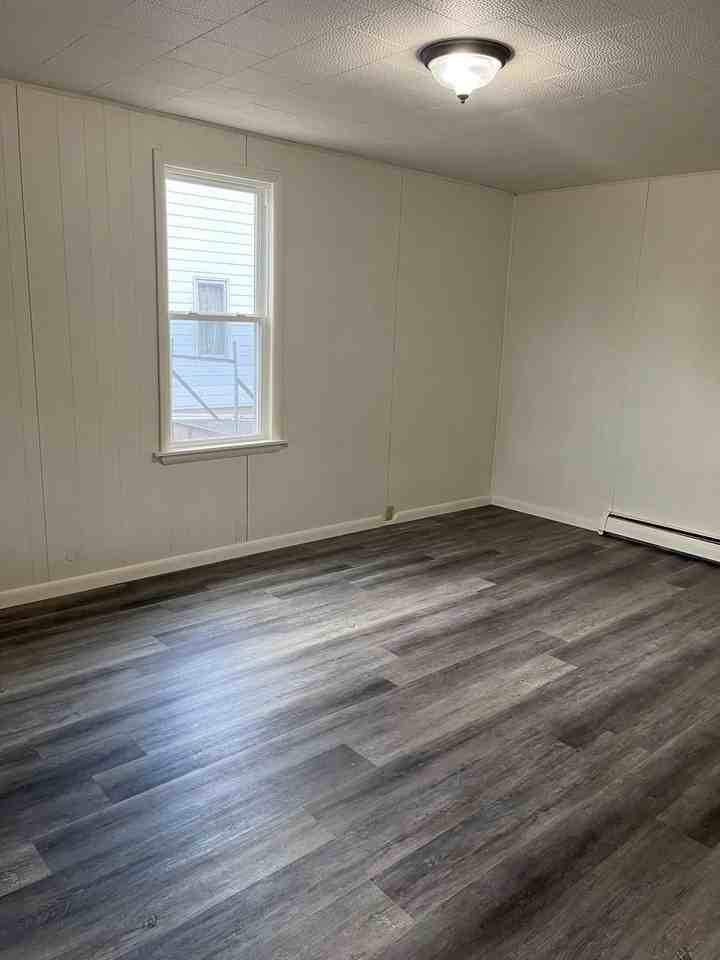 145 Grove St - Photo 4 of 35