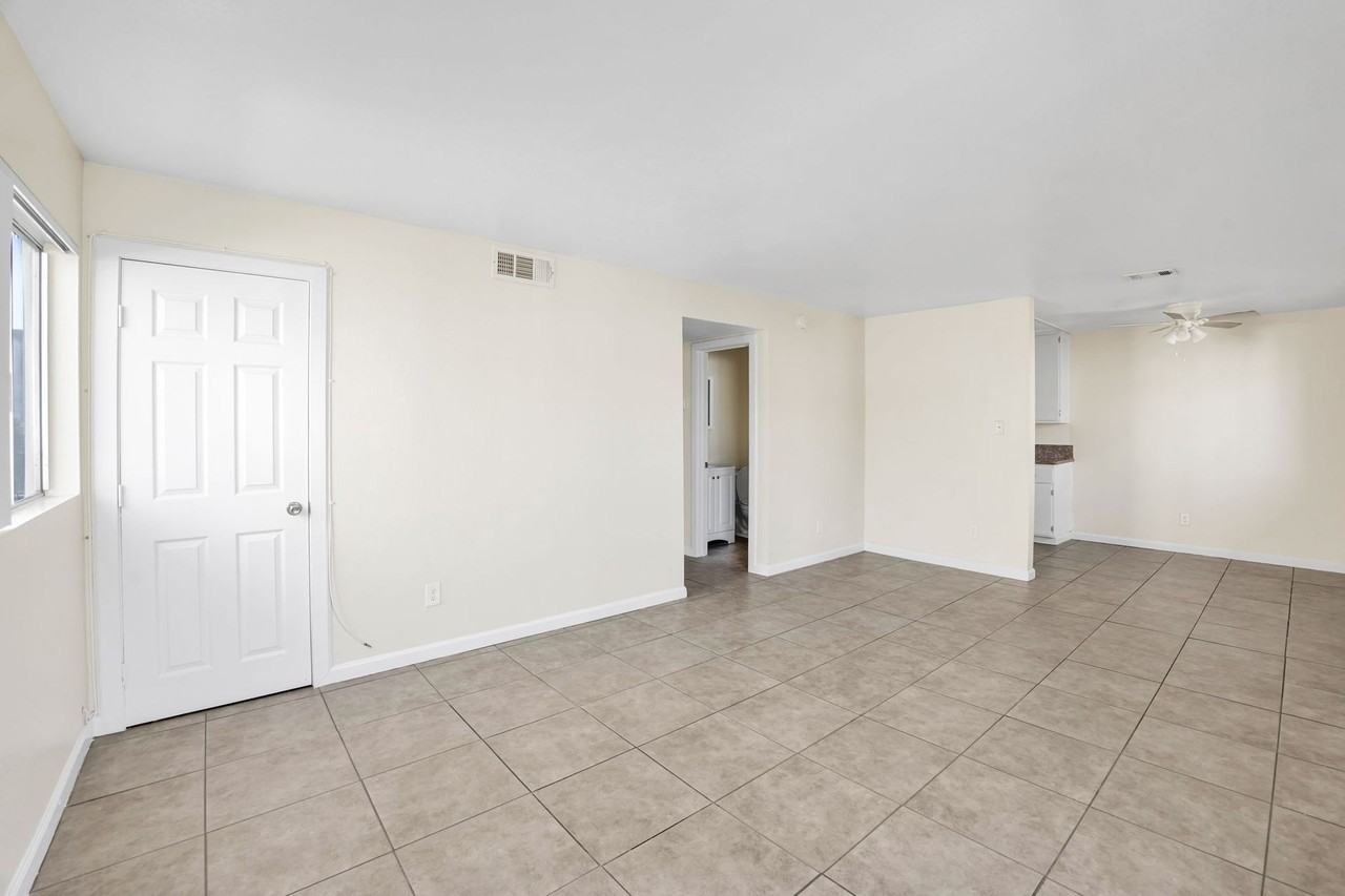 25268 - 25269 Park Avenue - Photo 2 of 50