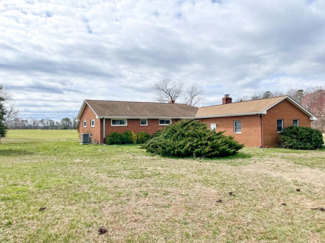 6715 Laurel Spring Rd - Photo 2 of 36