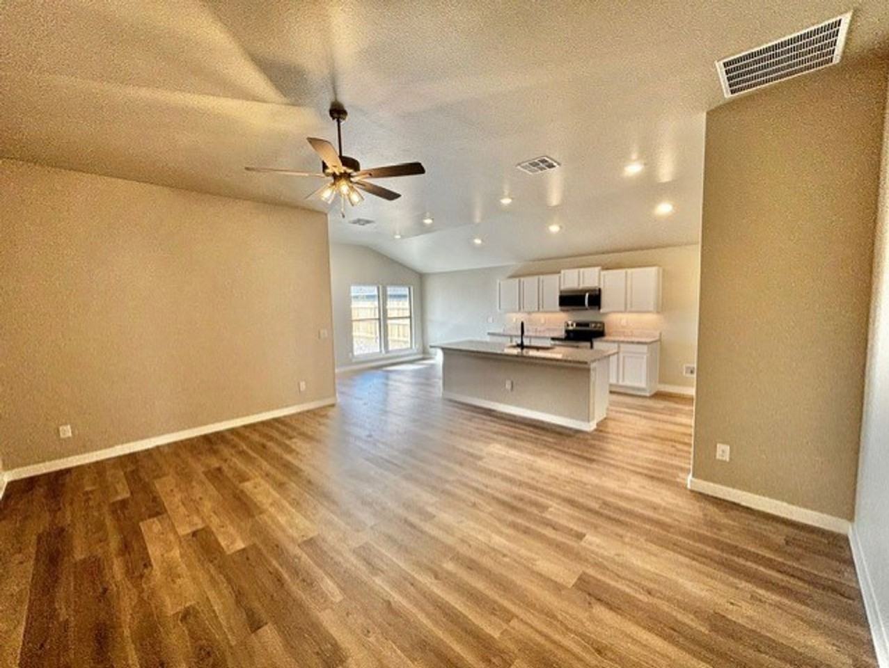 2612 Tiffin Ave - Photo 3 of 22