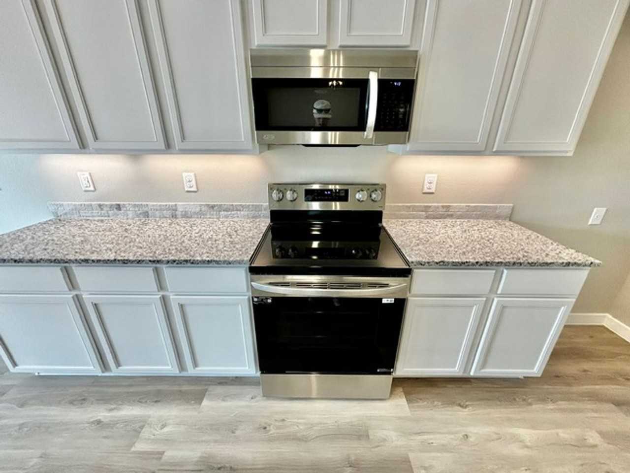 2612 Tiffin Ave - Photo 5 of 22