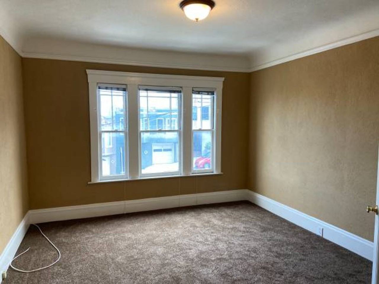 508 Kansas St - Photo 2 of 13