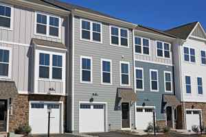 featured image of 3230 Hudson St